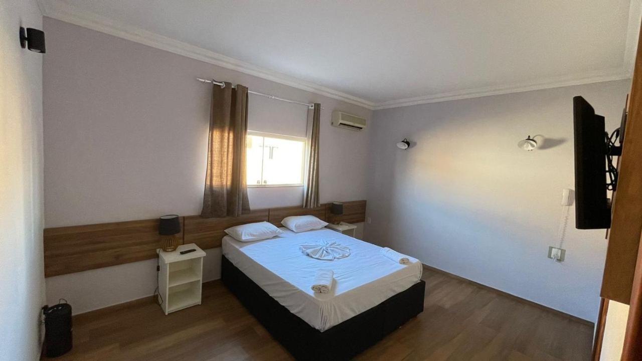 Lovely Motel - 7,5Km Do Santuario Nacional Roseira  Εξωτερικό φωτογραφία